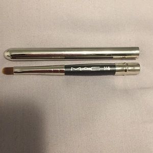 MAC Makeup Lip Brush